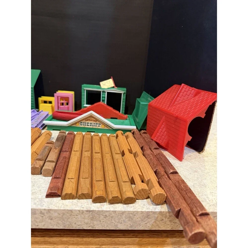 Lincoln Logs Old West Trading Post 220+ pc Building Set w/ Bucket Complete